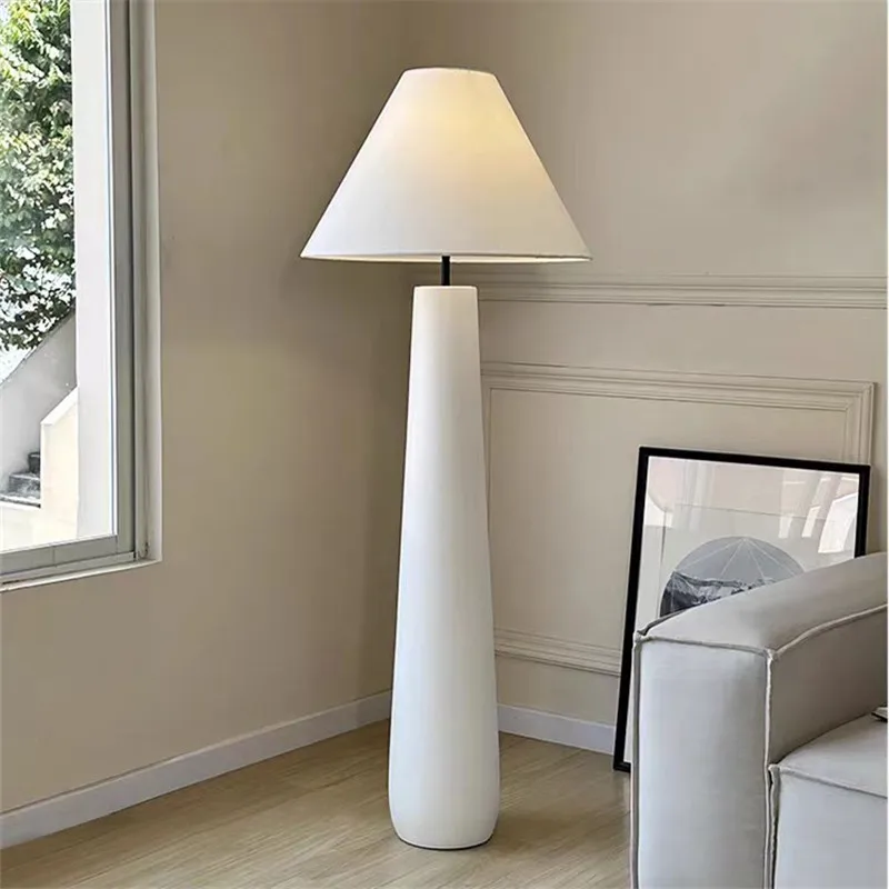 WSabine-i-Lampe sur pied blanc - Resin Art Floor Design avis et prix